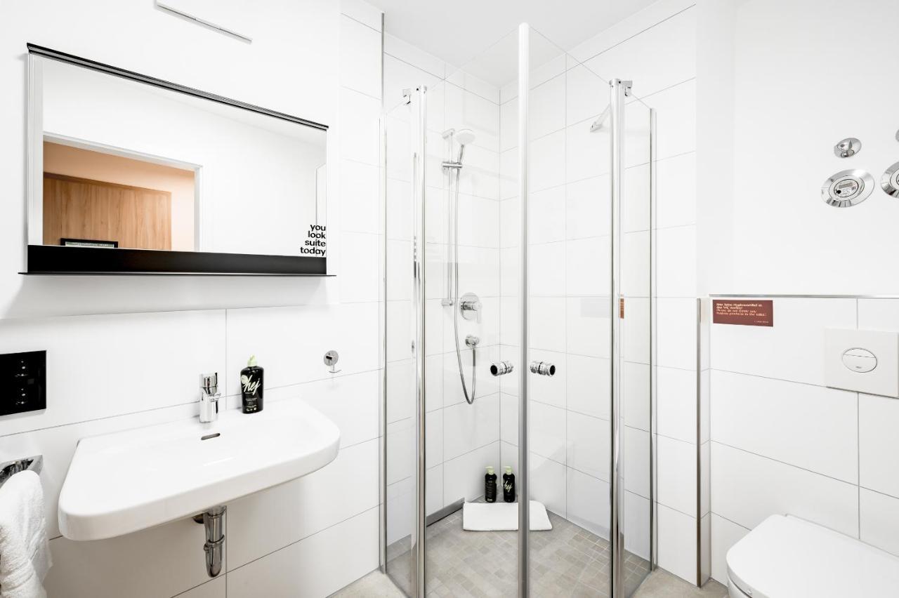 Limehome Metzingen Wilhelmstr Екстериор снимка