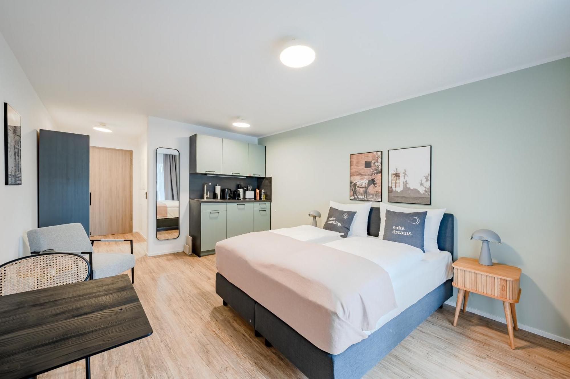Limehome Metzingen Wilhelmstr Стая снимка